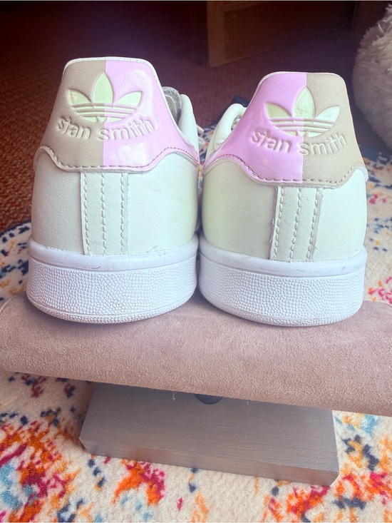 adidas Shoes - adidas Stan Smith womens Sneakers in Cream with Pink Heel Tabs